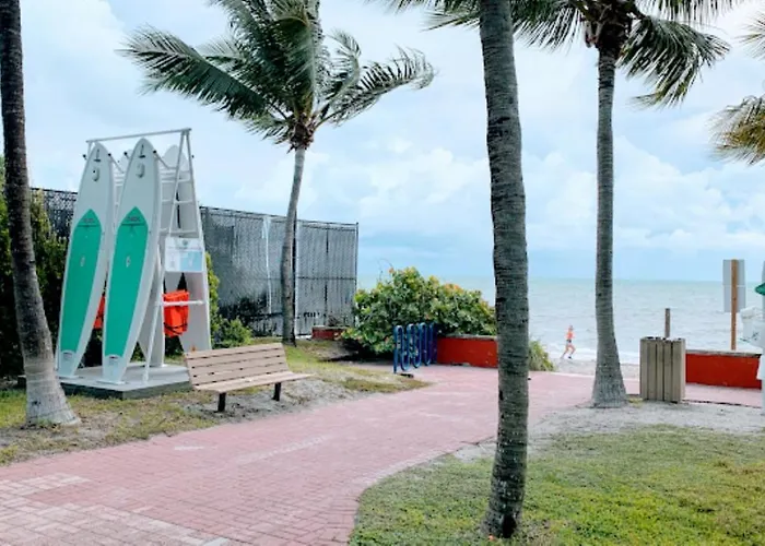 Gorgeous Beachy Chic Condo In Key Biscayne